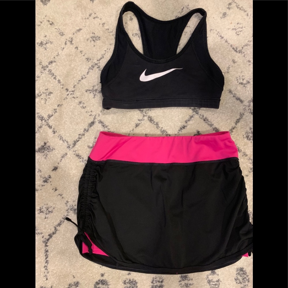 Women’s workout skort and bra